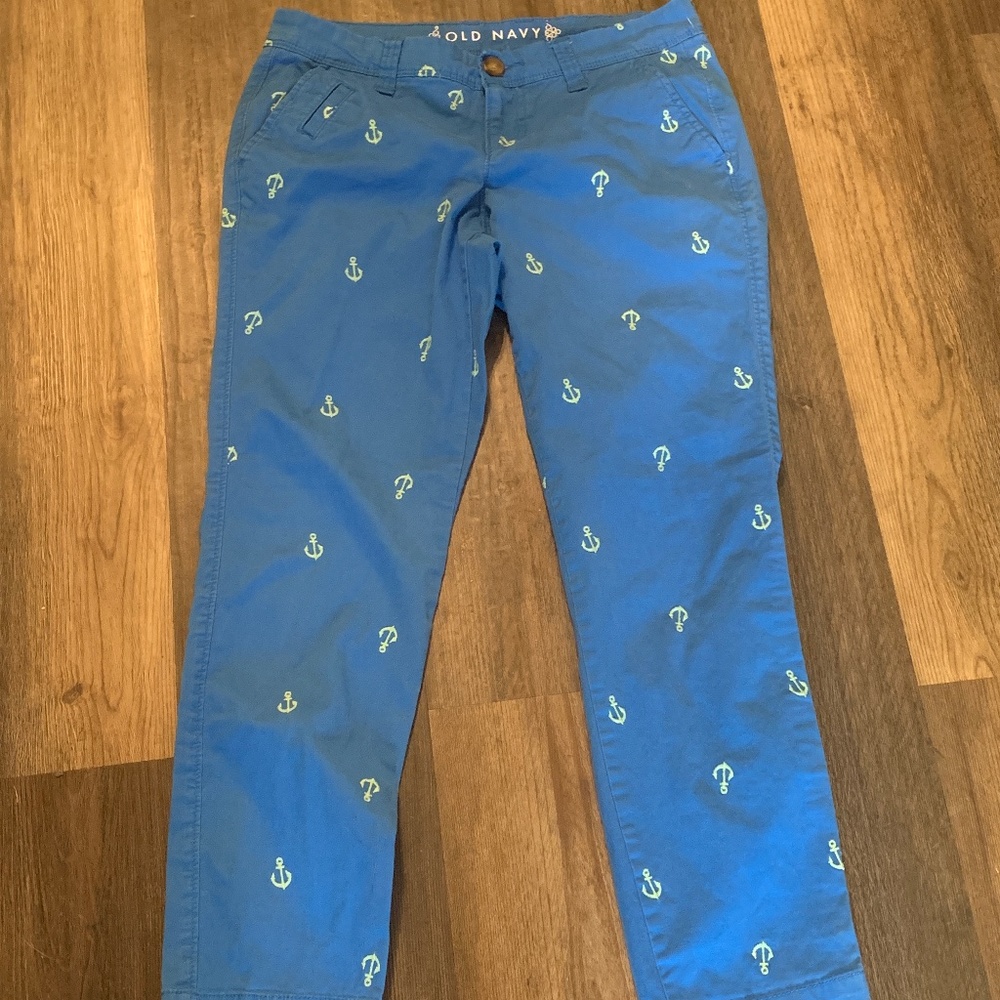 Old Navy crop anchor stretch chinos. Worn a few times
